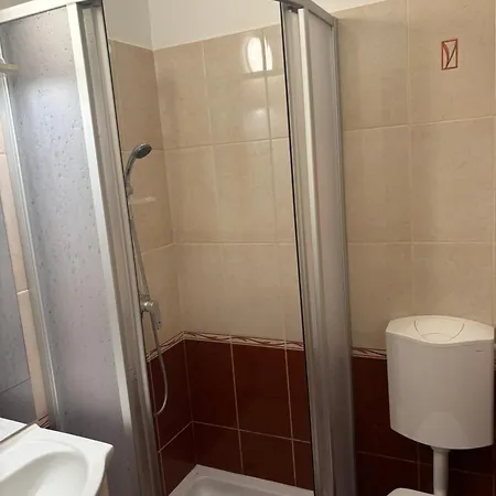 Blki Vendeghaz טיהאני
